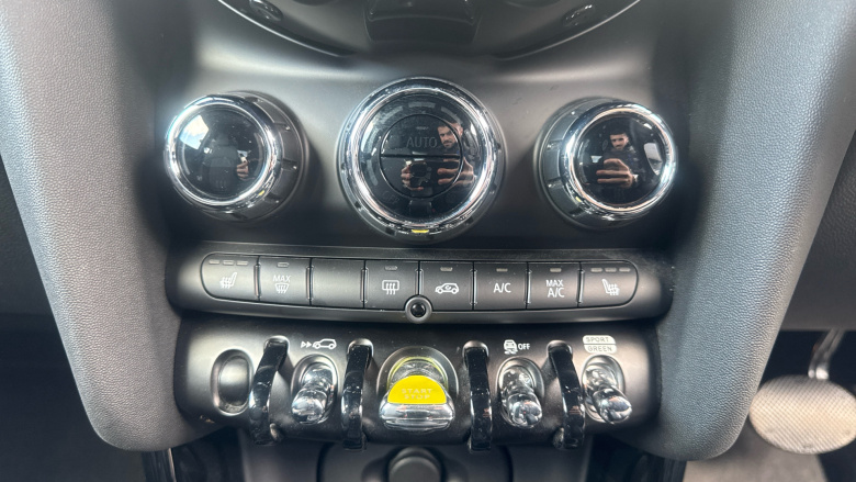 MINI Hatchback 135kW Cooper S Level 2 33kWh 3dr Auto Electric Hatchback